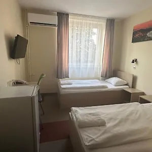 Free Parking, Free Breakfast, Only 15 Minutes To Center , Budapešť Maďarsko